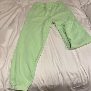 TNA Cozy fleece mega sweatpant